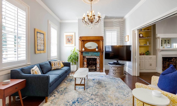 Savannah Victorian District House | Historic Savannah Home: 2 Blocks to Forsyth Park!