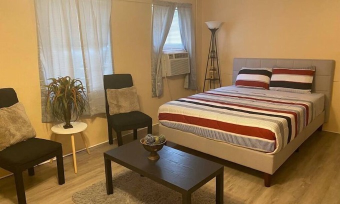 Valdosta Apartment | Historic Studio cozy Apartment ideal for longer stay 2F