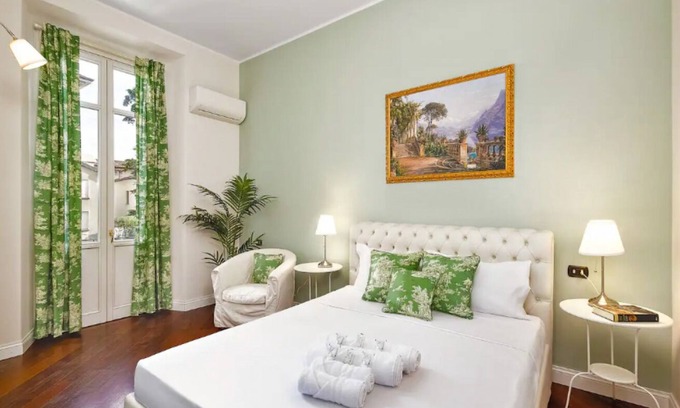 Como City Centre Villa | Historic Villa in Como Center + 4 free parking