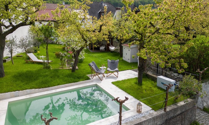 Mitterarnsdorf Cottage | Historic winegrower's house in the Wachau wine region on the Danube with pool & sauna