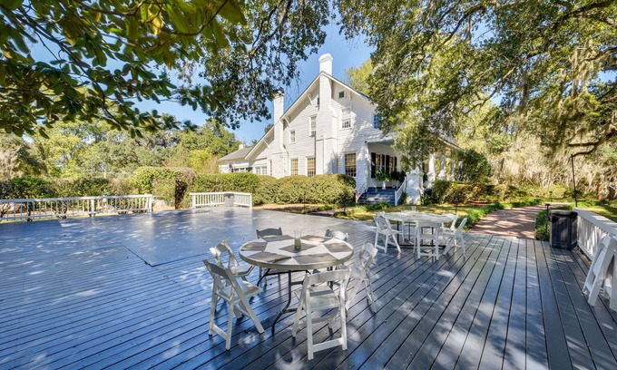 Pinckneyville House | Historic Woodville Estate w/Pool: Pets Welcome!