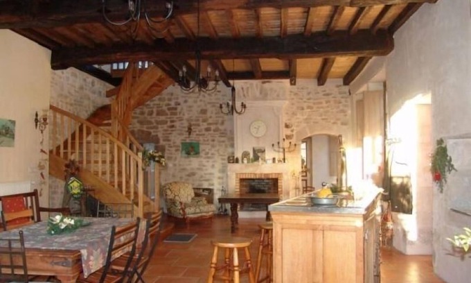 Void-Vacon Cottage | Historic XIV Century Cottage with Modern Comforts, Garden and Parking