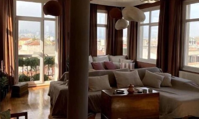 Sultanahmet Apartment | Historical Flat with Sea Views!
