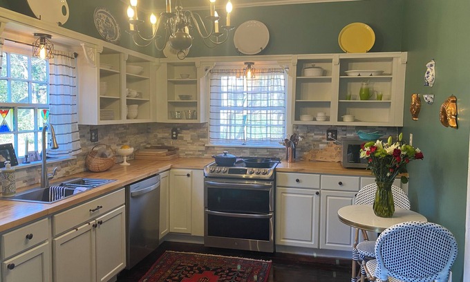 Clifton House | Historical getaway walking distance from the Pacolet river
