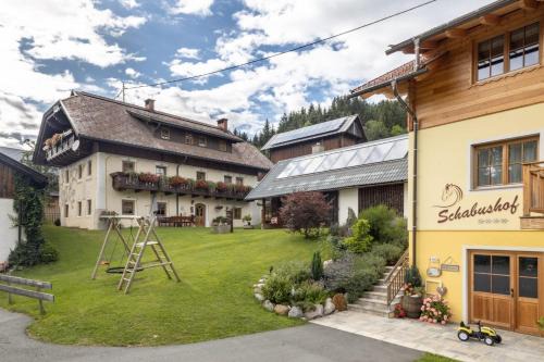 Jenig House | Historischer Bauernhof Schabus