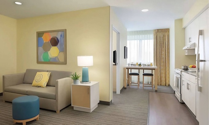 Central Business District Apartment | History Break! Spacious Downtown Base, Perfect Locale for French Quarter