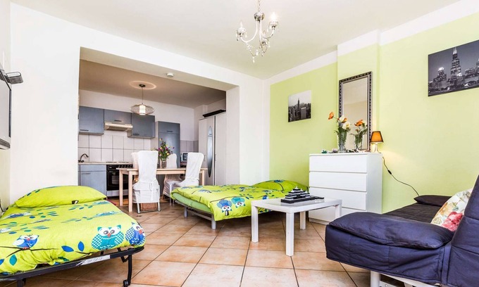 Troisdorf Apartment | HÖ01 large apartment with dryer and washing machine