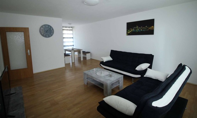 Bruchkoebel Apartment | HÖ01 large apartment with dryer and washing machine