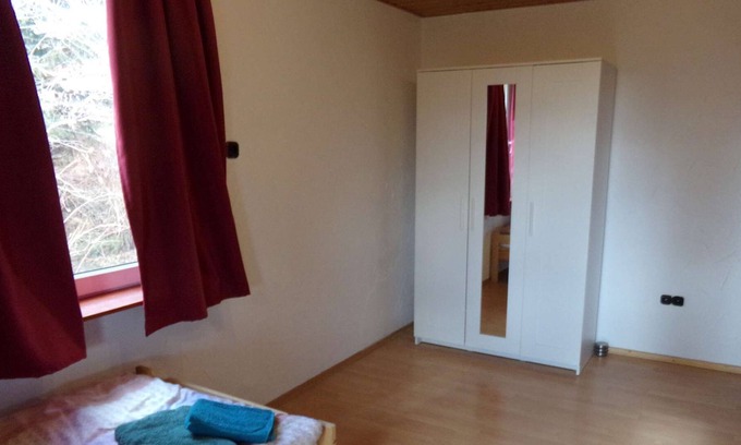 Suppingen Apartment | HÖ01 large apartment with dryer and washing machine
