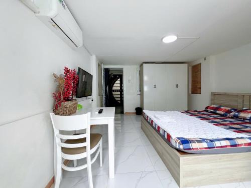 Phu Nhuan Apartment | Hoa lan 57