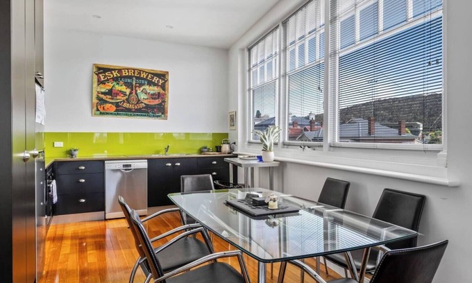 North Hobart Apartment | Hobart Character Scenic Views in Bustling Locale