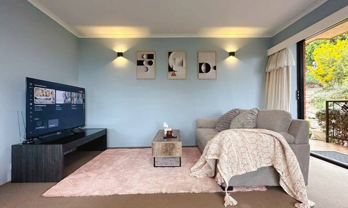 Hobart Central Business District Apartment | Hobart Horizons Hideout Close to CBD