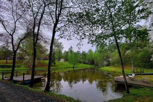 Stanardsville House | Hobbithouse at White Lotus Eco Spa Retreat