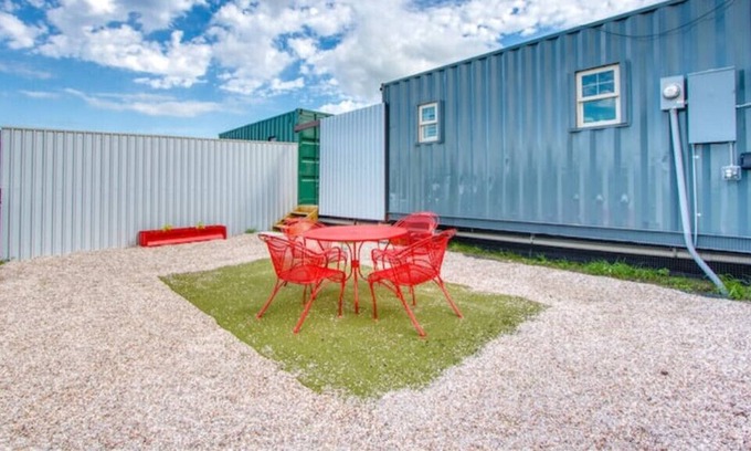 Gainesville Apartment | Hockley Creek Colorful Home #2