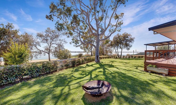 Yarrawonga House | Hogan's Lakehouse