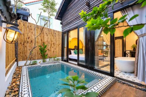 Hoi An Villa | Hoi An Oasis Rosie Villa - 1 Bedroom with Private Pool and Garden View, Local Hoi An Decor