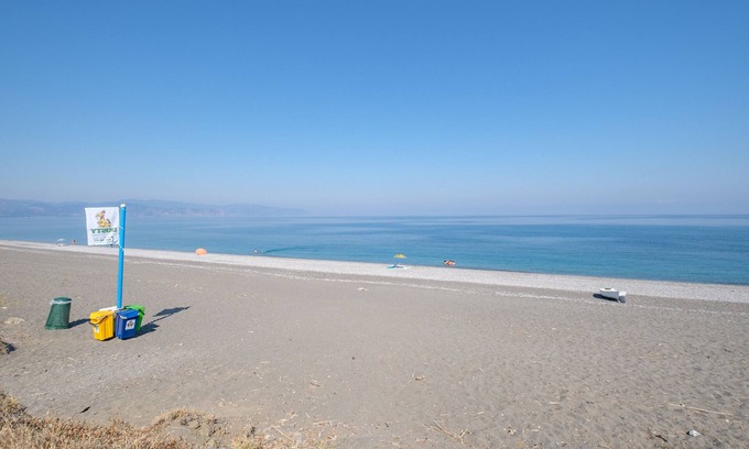 Barcellona Pozzo di Gotto House | Holiday Home 'Josephine' with Sea View, Balcony & A/C