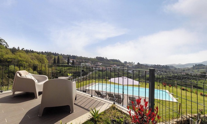 Miranda House | Holiday Home 'Casa Do Mordomo' with Mountain View, Wi-Fi and Air Conditioning