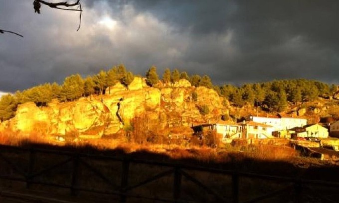Rabanera del Pinar House | Holiday Apartment "Casa Rural Roblegordo" with Mountain View, Private & Shared Terrace