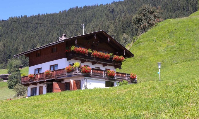 Bruck am Ziller Apartment | Holiday apartment with terrace and garden