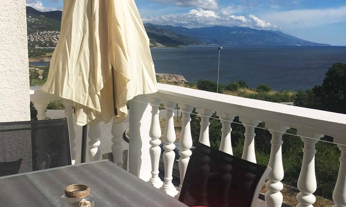 Povile Apartment | Holiday apartment 70 m from the sea