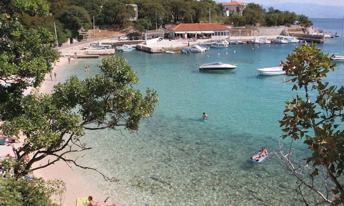 Povile Apartment | Holiday apartment with swimming pool, air conditioning, satellite TV, internet
