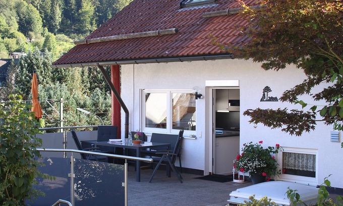Calmbach Apartment | Holiday Apartment "Am Eiberg" with Mountain View, Private Terrace & Wi-Fi