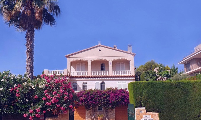Cap Roig Apartment | Holiday Apartment 'Aigua Blava' with Terrace, Balcony & Wi-Fi