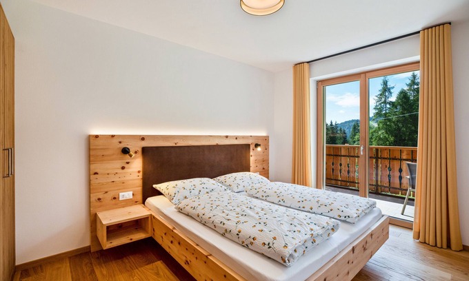 Proves Apartment | Holiday Apartment "Bachwiesl Hof Apt Gonn" with Mountain View, Balcony & Wi-Fi