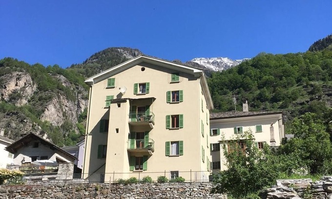 Castasegna Apartment | Holiday apartment Castasegna for 1 - 4 persons with 3 bedrooms - Holiday apartment
