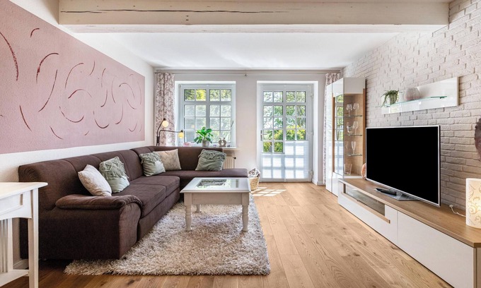 Cecilienkoog Apartment | Holiday Apartment "Denkerhof Blume des Lebens" with Shared Garden & Wi-Fi