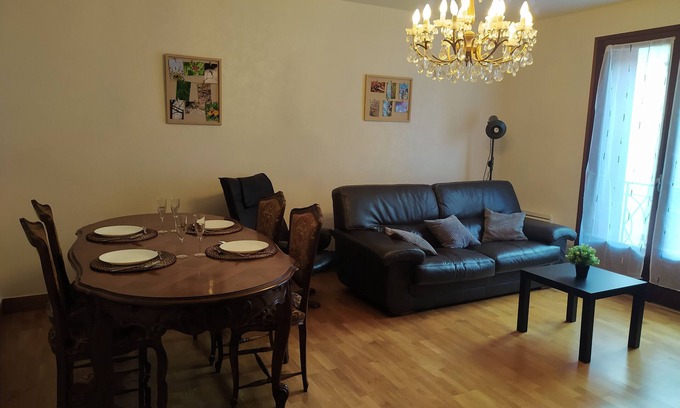 Espalion Apartment | Holiday Apartment "Gîte l' Odyssée" with Balcony & Wi-Fi