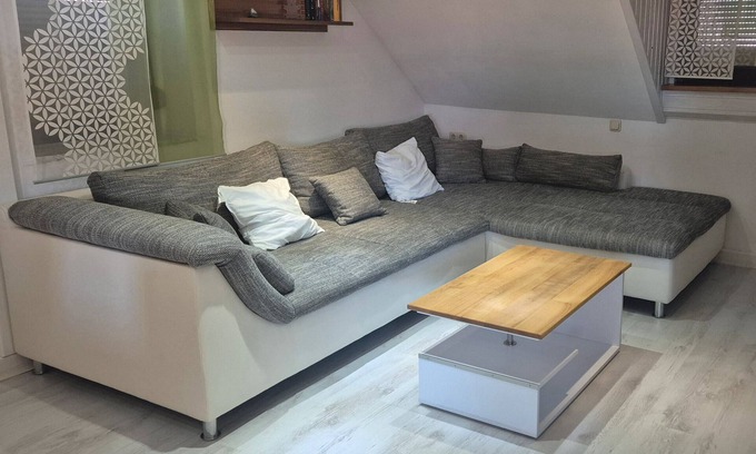 Augsfeld Apartment | Holiday Apartment 'Jasmin' with Wi-Fi