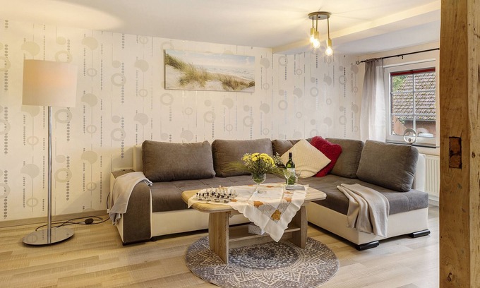 Jahrstedt Apartment | Holiday Apartment 'Lieblingsgast' with Private Terrace, Balcony and Wi-Fi