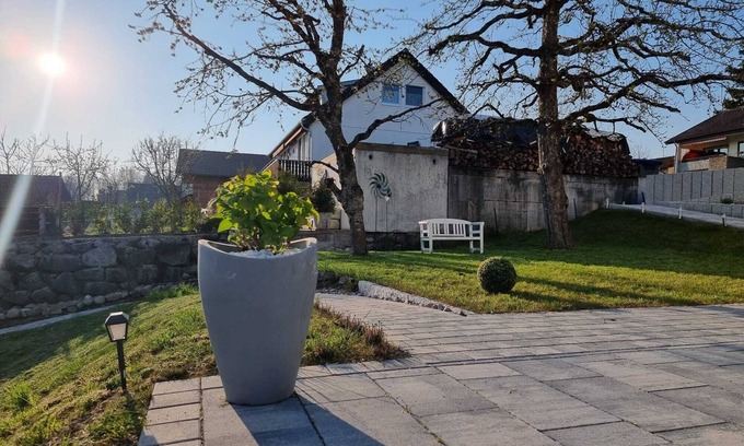 Murg Apartment | Holiday Apartment Moises y Ruth with beautiful garden