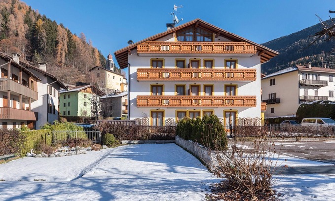 Carisolo Apartment | Holiday Apartment "Residence Park Imperator Bilocale" with Balcony & Mountain View