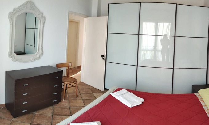Ispra Apartment | Holiday Apartment "Residenza Gaia" by the Lake with Garden