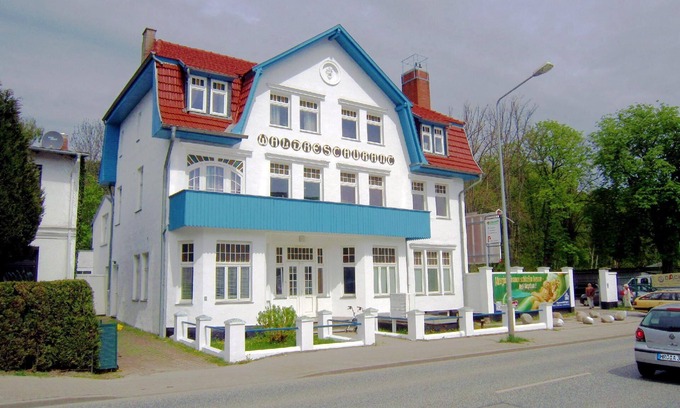 Gartenstadt-Stadtweide Apartment | Holiday apartment Rostock for 1 person with 1 bedroom - Holiday apartment in one or multi-family hou