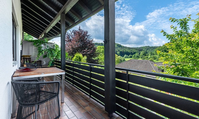 Egloffstein Apartment | Holiday Apartment 'Schlossblick' with Private Terrace, Balcony and Wi-Fi