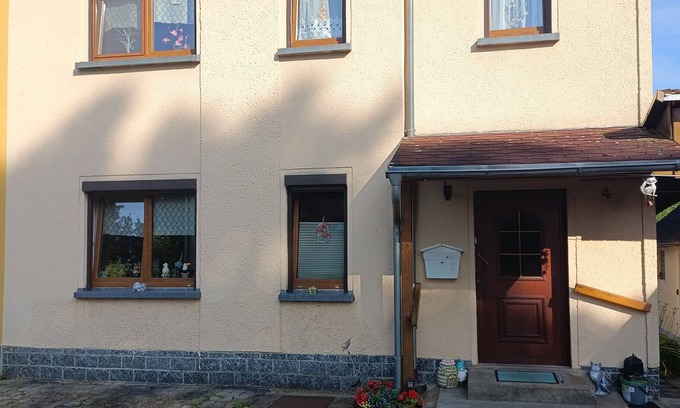 Lichtenau Apartment | Holiday Apartment 'Silberranch' with Private Terrace, Shared Garden and Wi-Fi
