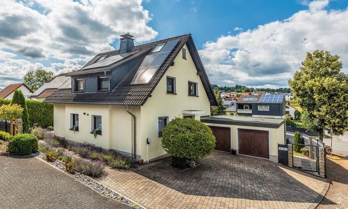 Sundern Apartment | Holiday Apartment 'Sonnenblick Und Relax' with Private Terrace, Shared Garden and Wi-Fi