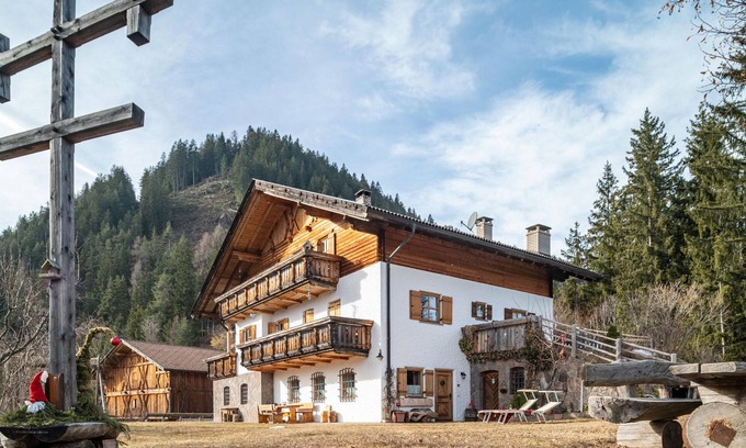Sarentino Apartment | Holiday Apartment "Thomasegg Hof Linde" with Mountain View, Shared Garden & Wi-Fi