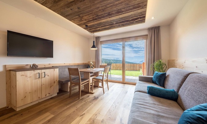 Verano Apartment | Holiday Apartment "Thymian - Kuenhof" with Mountain View, Wi-Fi, Garden & Sauna
