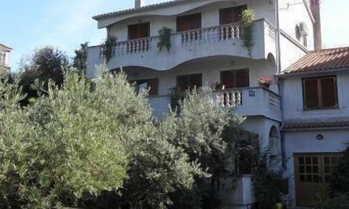 Muline Apartment | Holiday apartment Ugljan (Ort) for 1 - 4 persons with 2 bedrooms - Holiday apartment in one or multi