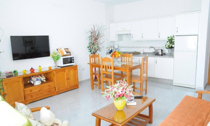 Vecindario Apartment | Holiday apartment Vecindario for 2 - 6 persons with 2 bedrooms - Holiday apartment in one or multi-f