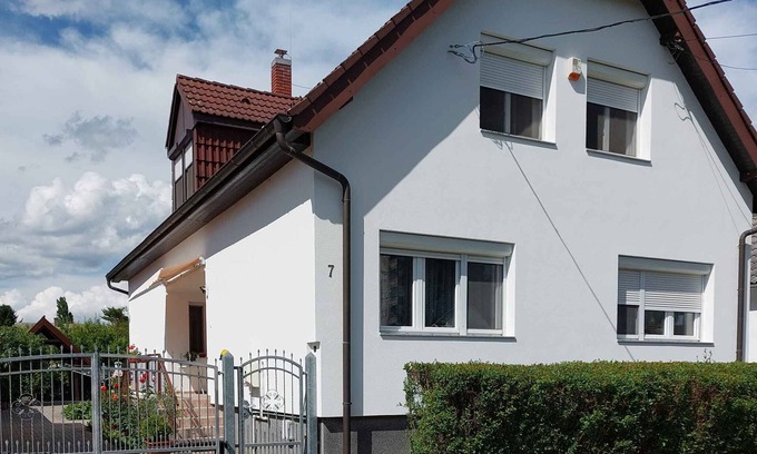 Keszthely Apartment | Holiday apartment with gazebo