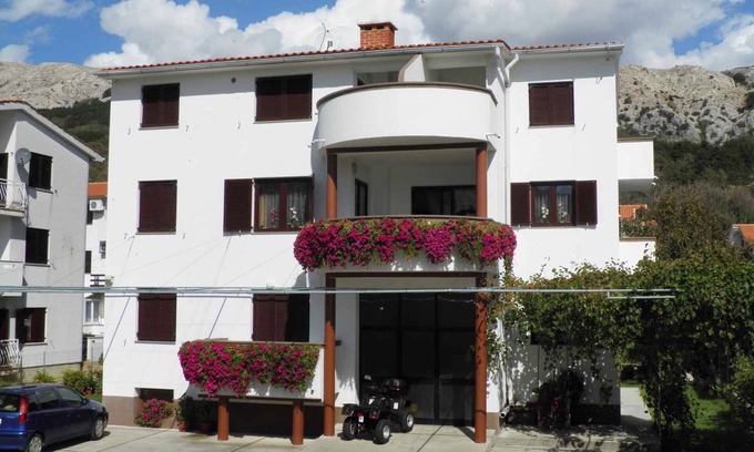 Baska Apartment | Holiday apartment with balcony