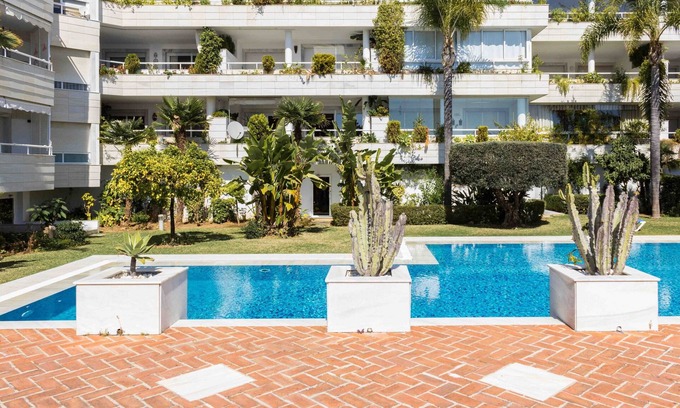 Marbella Seafront Promenade Apartment | Holiday Apartment with seaview