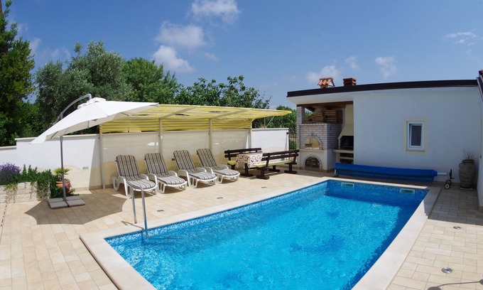 Vinkuran Apartment | Holiday apartment with 3 bedrooms and private pool