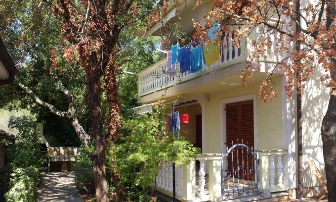 Povile Apartment | Holiday apartment With sea views and air conditioning